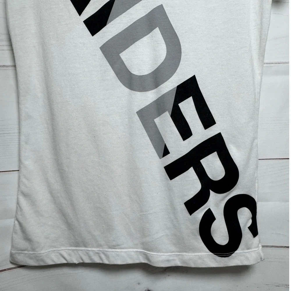 Nike‎ NFL Raiders Women's V-Neck T-Shirt / Size Medium / Sku0078